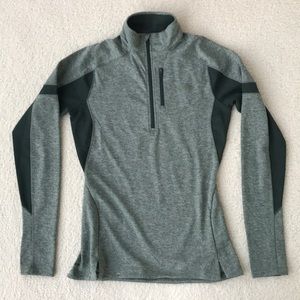 North Face 1/4 zip Pullover.